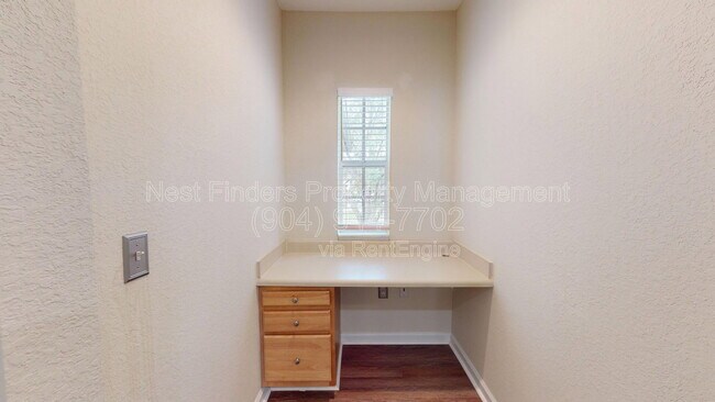 Building Photo - 10075 Gate Pkwy N
