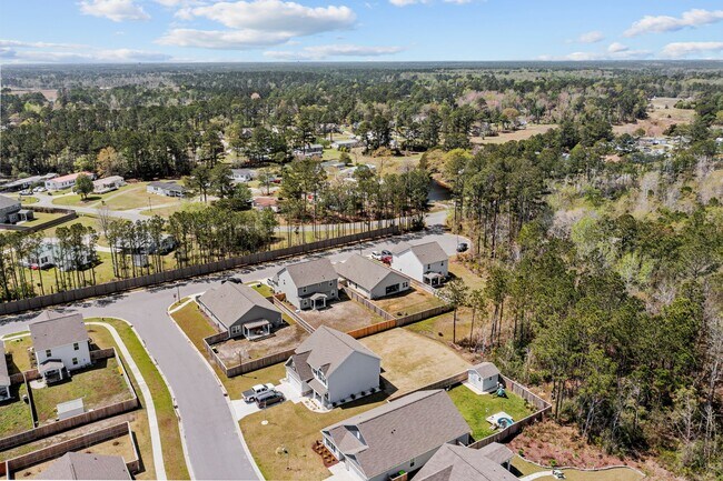 Building Photo - 680 Aurora Pl