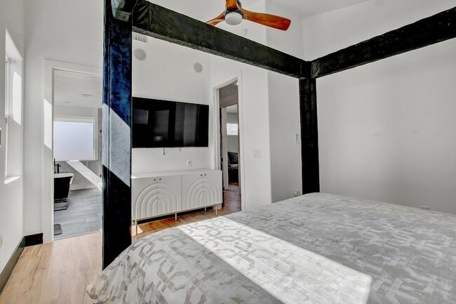 Building Photo - 4703 Louis Ave