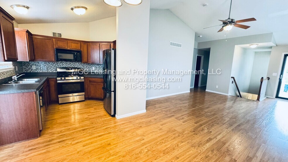 Building Photo - 8426 N Ava Ave