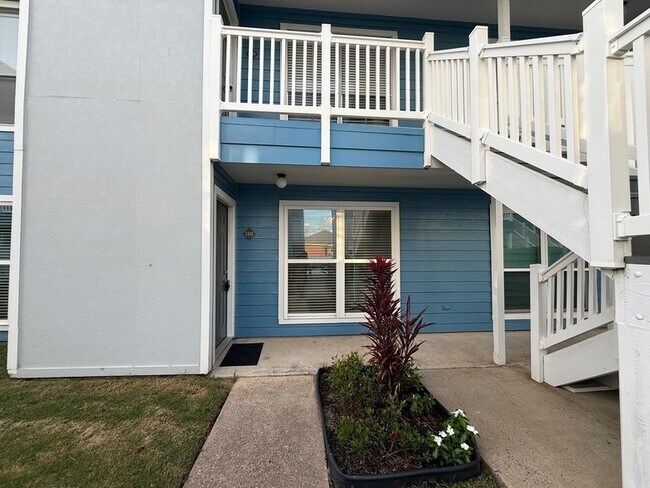 Building Photo - 3506 Cove View Blvd