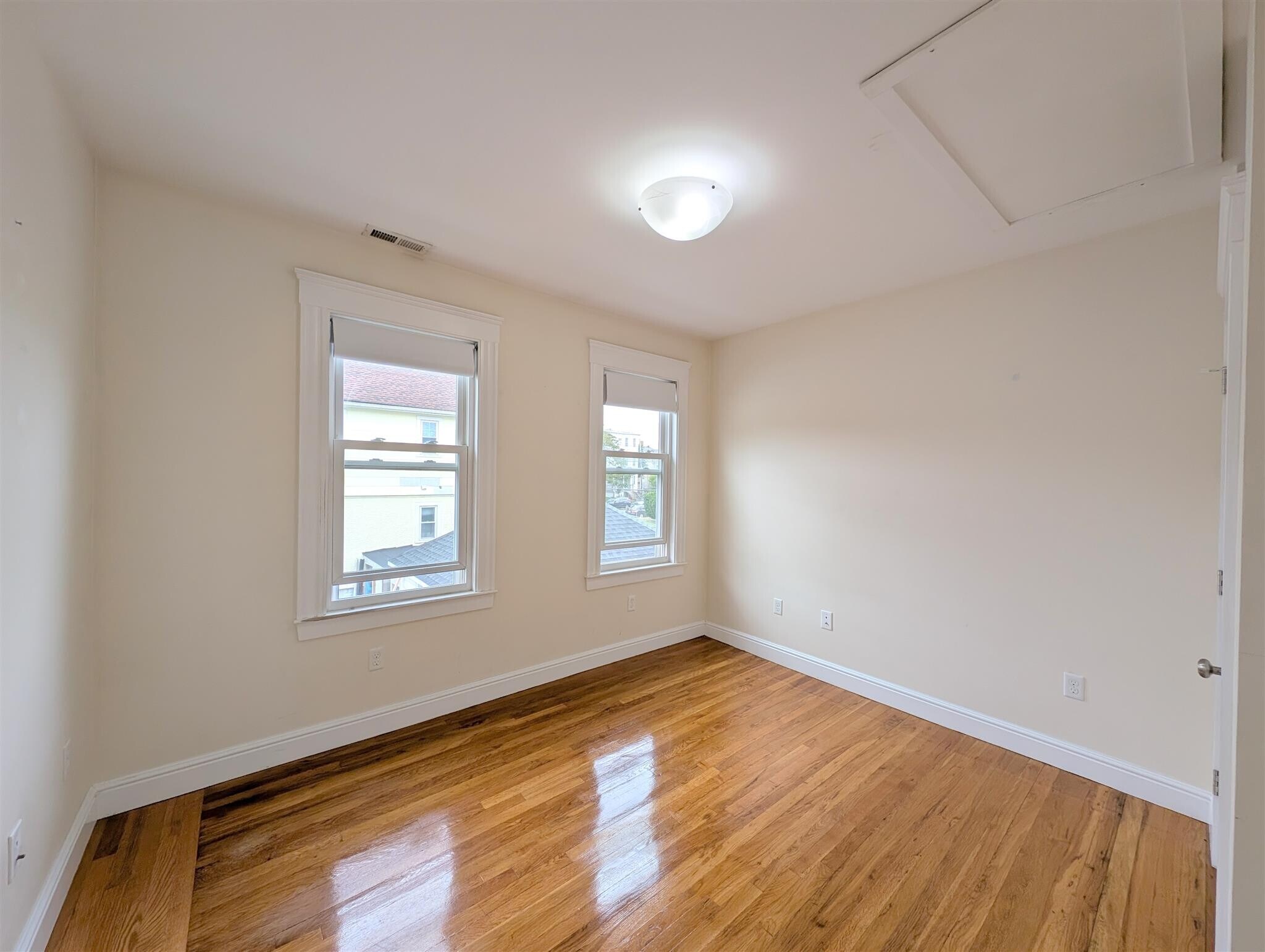 Building Photo - 9 Bonner Ave