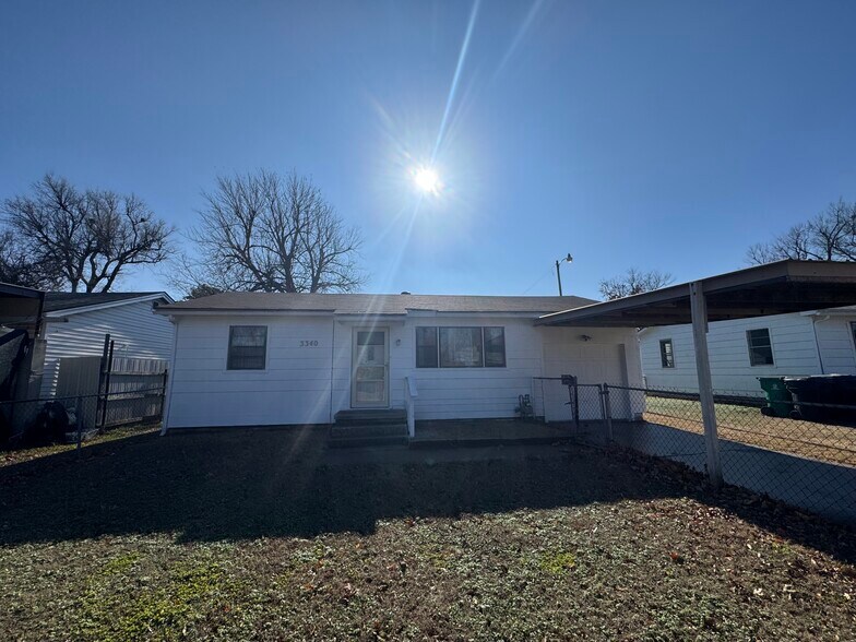 Building Photo - 3340 SW 23rd St