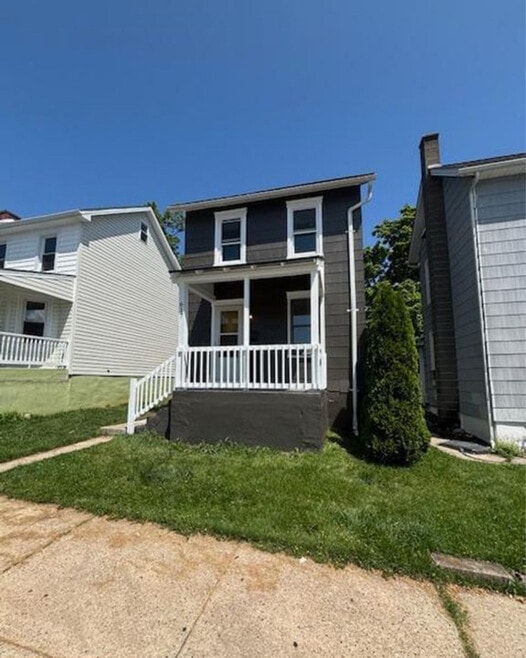 Building Photo - 617 E Chestnut St