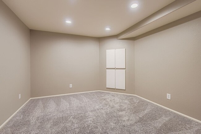 Building Photo - Spacious 4-Bedroom Home in Parker’s Desira...