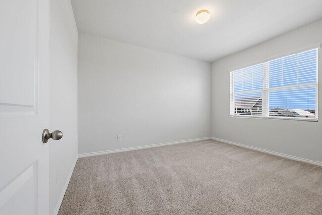 Building Photo - 245 Leeland Dr