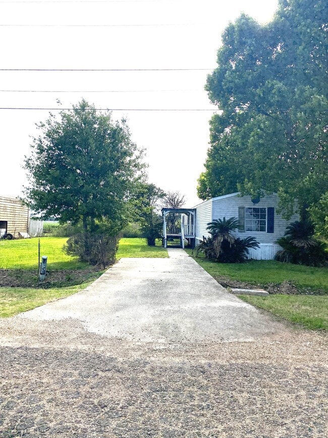 Building Photo - 5907 Cromwell Dr