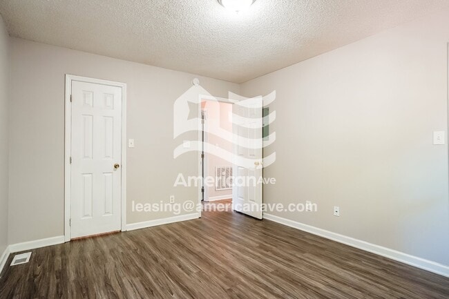 Building Photo - 3600 Broughton Rd