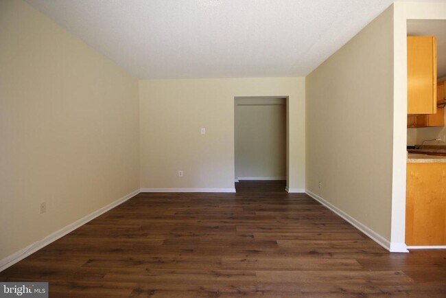 Building Photo - 11615 Stoneview Square