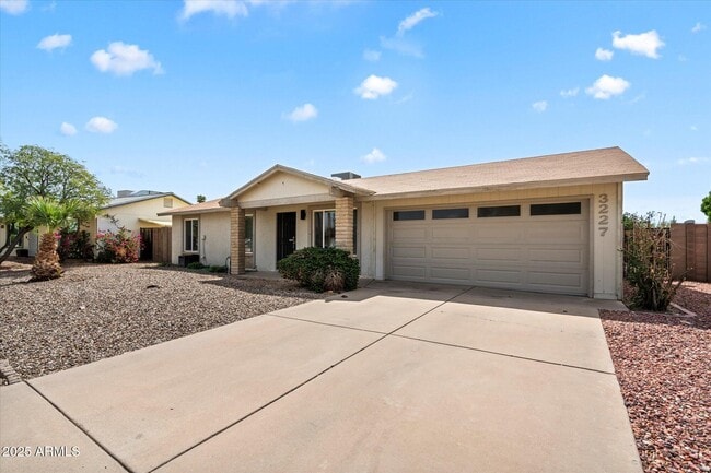 Building Photo - 3227 E Helena Dr