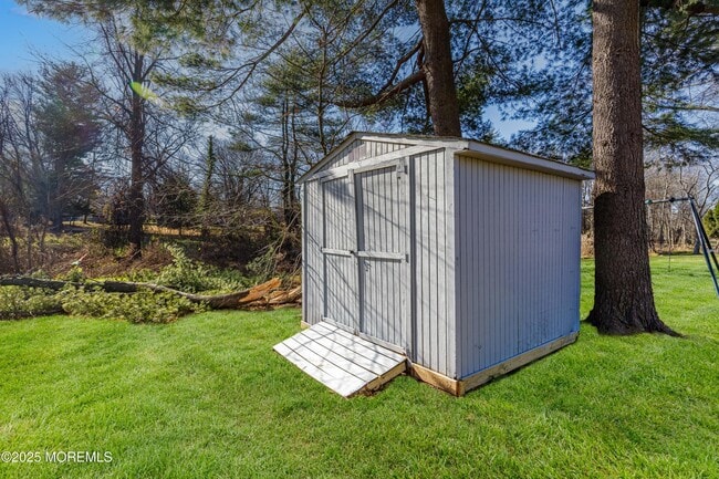 Building Photo - 150 Cloverdale Cir