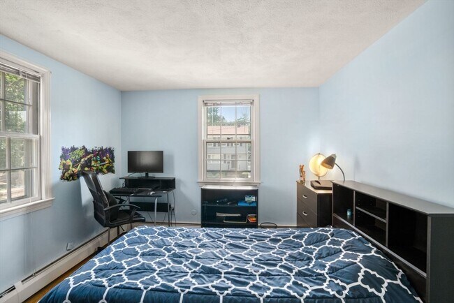 Building Photo - 42 Rockland Ave