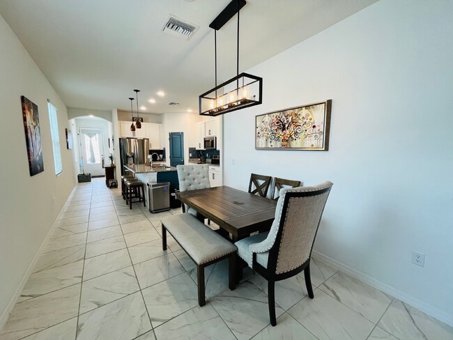 Building Photo - Available for July move-in!