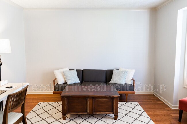 Building Photo - 1000 Harbour Shore Dr