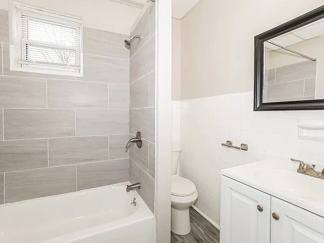 Building Photo - 4028 Vinceton St