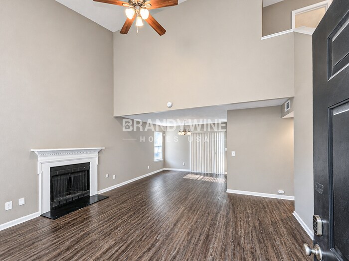 Building Photo - 3031 Kenville Ln