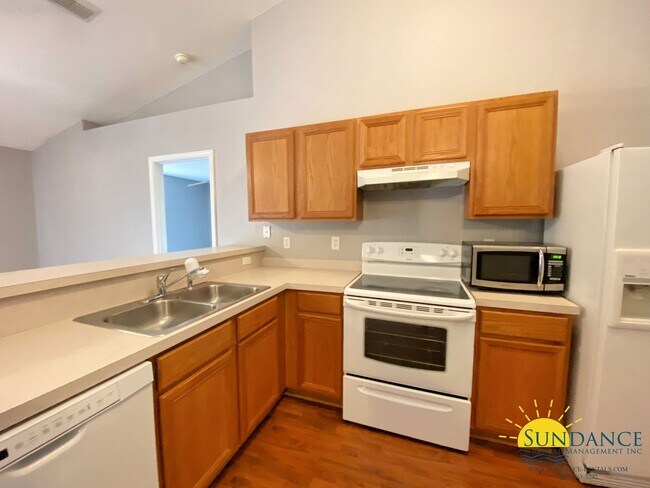 Building Photo - Lovely 4 Bedroom Home in Ridgecrest Subdivision