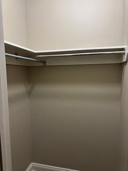 Bedroom 1 closet - 828 Meadow Bend Dr