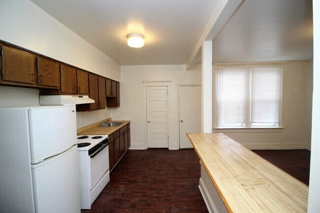Building Photo - 2445 N Calvert St