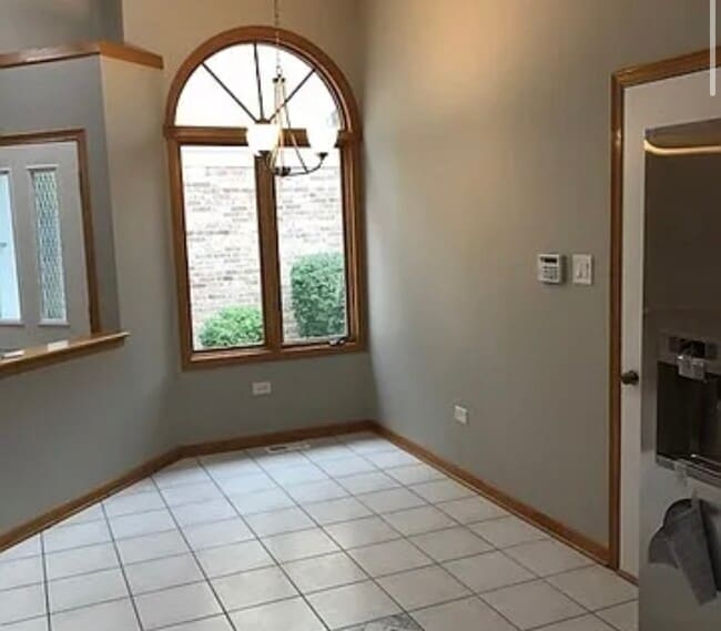 Building Photo - 11256 Lakefield Dr