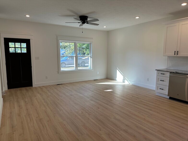 Building Photo - 3525 S Wickens St