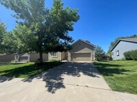 Building Photo - Home For Rent Papillion