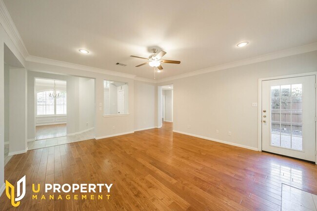 Building Photo - Dont Miss this pretty home in Plano!
