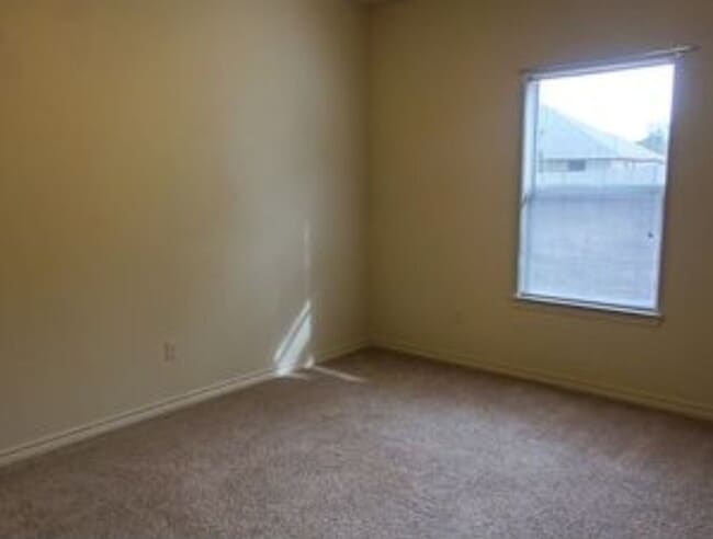 Building Photo - "Spacious 3-Bedroom Duplex Retreat in Gran...