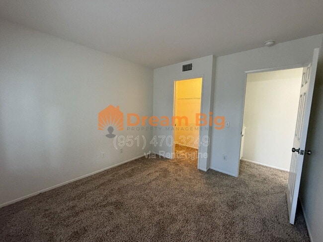 Building Photo - 1585 Stoneykirk Dr