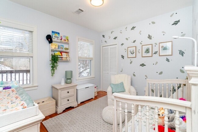 Building Photo - 7 Rowell St