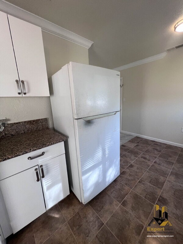 Building Photo - 480 Lindley Dr