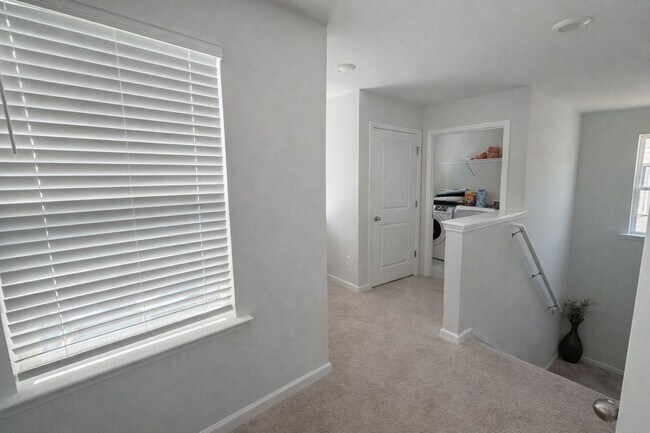 Building Photo - Highly Desirable 4 Bedroom Home with Serene Cul-de-Sac Living in Watergrass Community