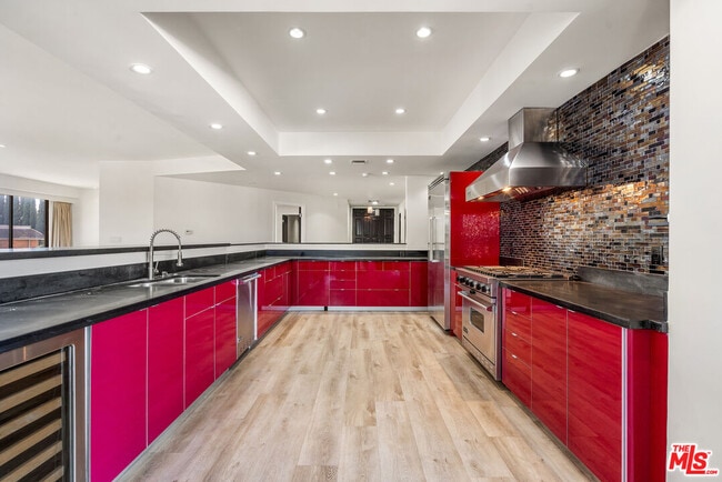 Building Photo - 4460 Wilshire Blvd