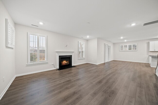 Building Photo - 2116 Curry Mdw Wy