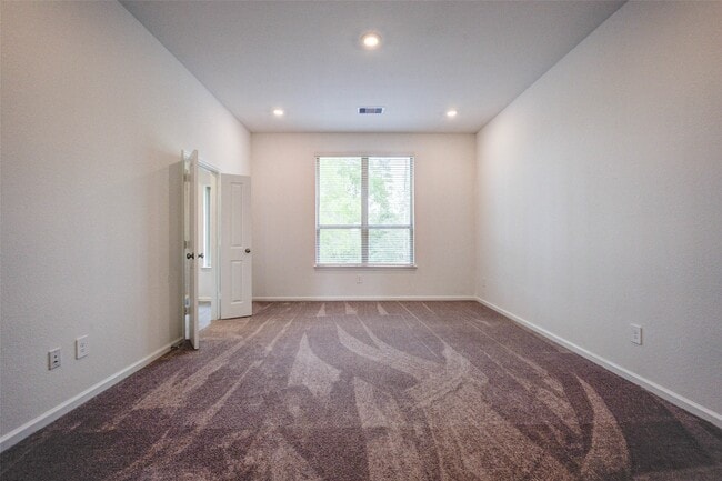 Building Photo - 609 Royal Arch Dr