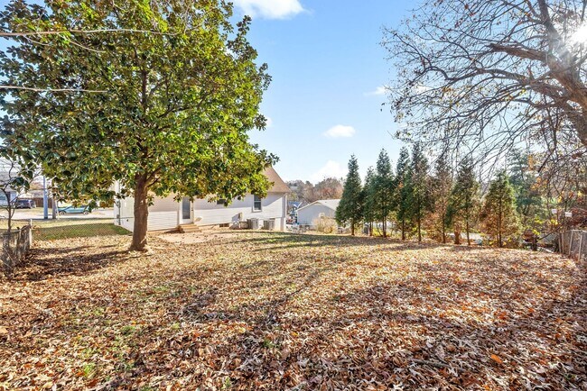 Building Photo - 1804 Palamino Dr