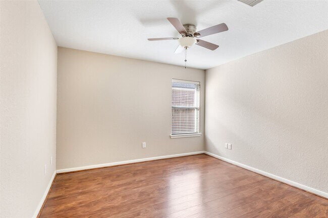 Building Photo - 20787 Oakhurst Park Dr