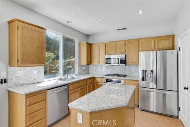 Building Photo - 466 Fallbrook Ave