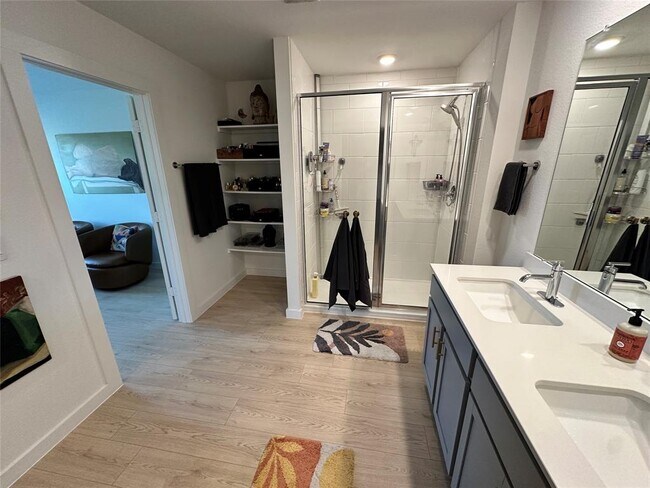 Building Photo - 9613 Oxbow Strap Dr