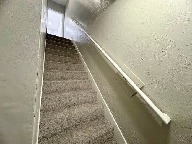 Building Photo - 3 Bedroom 2 Bathroom in York!