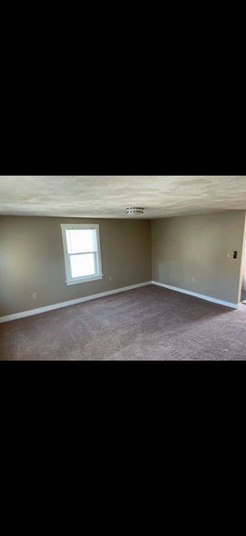 Building Photo - 21 Pine St