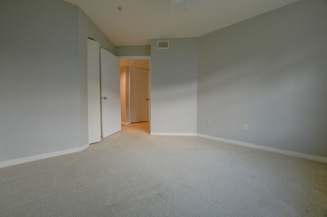 Building Photo - 7270 Westpointe Blvd