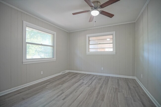 Building Photo - 246 Acorn Acres Rd