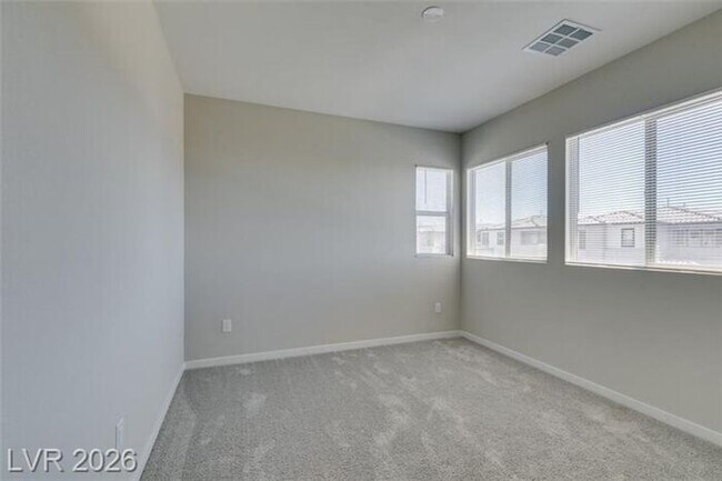 Building Photo - BEAUTIFUL 4 BEDROOM PROPERTY IN GATED COMMUNITY!