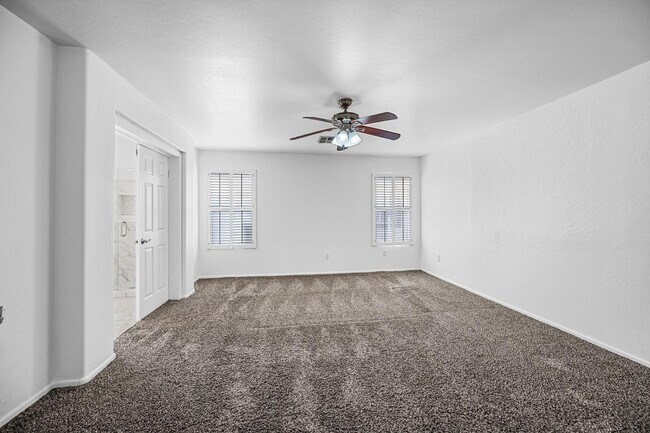 Building Photo - 10463 E Olla Ave