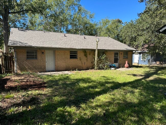 Building Photo - 1522 N Thompson St