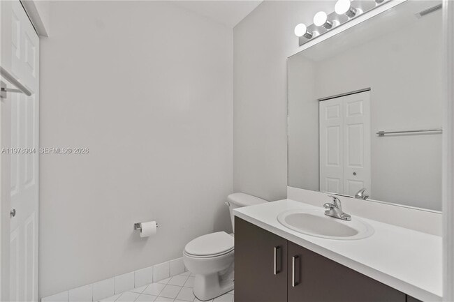 Building Photo - 1655 NE 33rd Rd