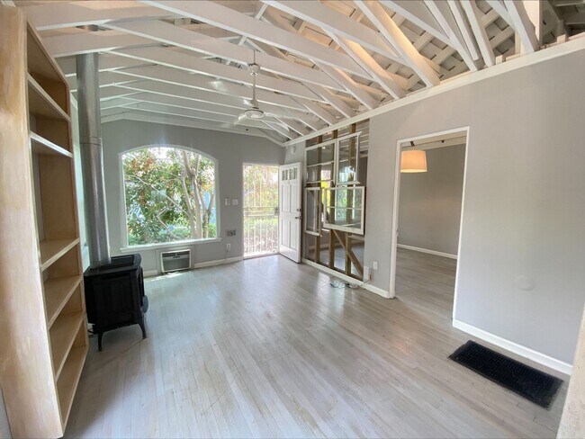 Building Photo - A North Park Gem! Remodeled! One of a kind...