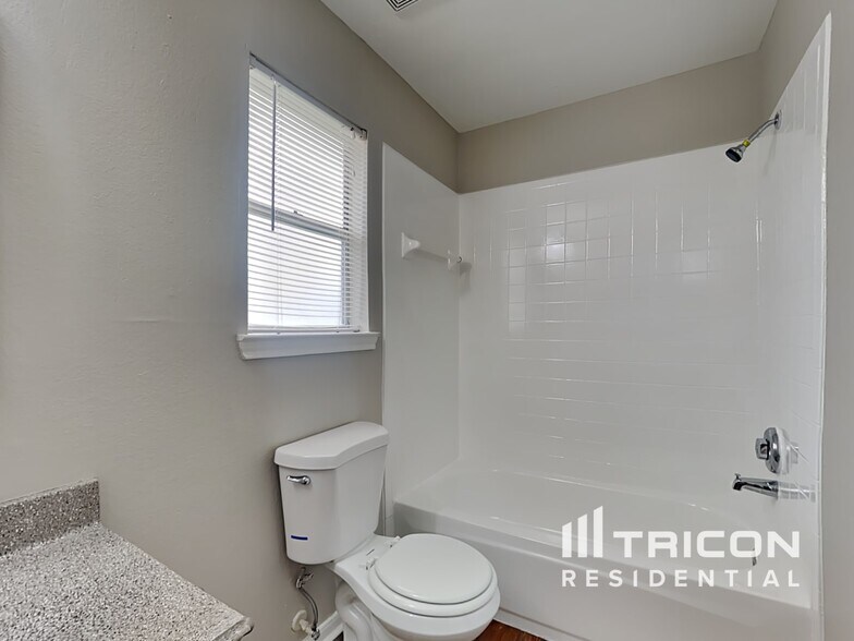 Building Photo - 3142 Boynton Dr