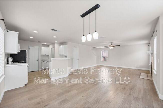 Building Photo - 336 Celery Loop